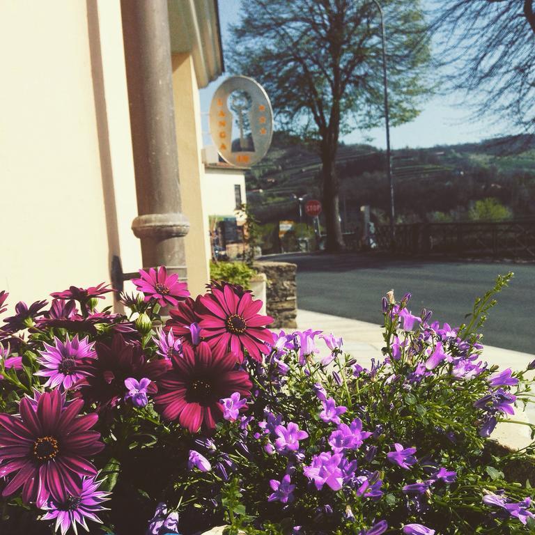 Hotel Langa In Cortemilia Экстерьер фото