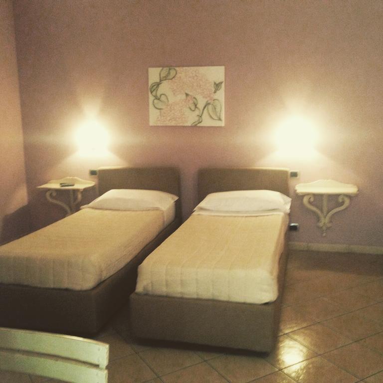 Hotel Langa In Cortemilia Экстерьер фото