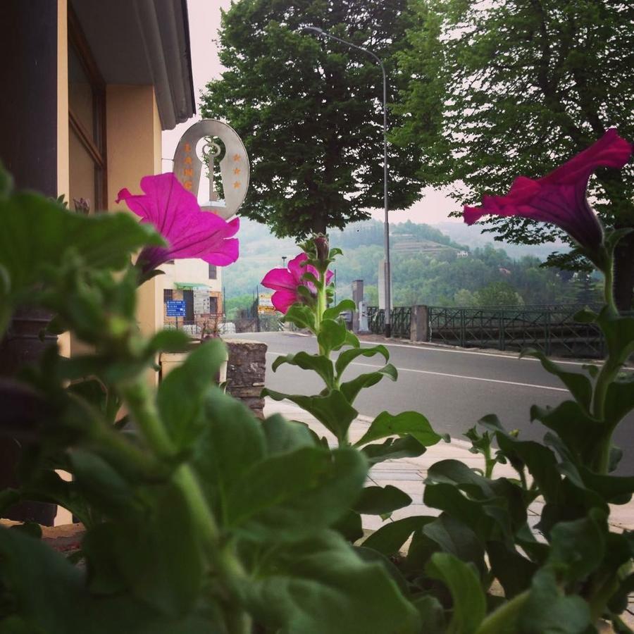Hotel Langa In Cortemilia Экстерьер фото