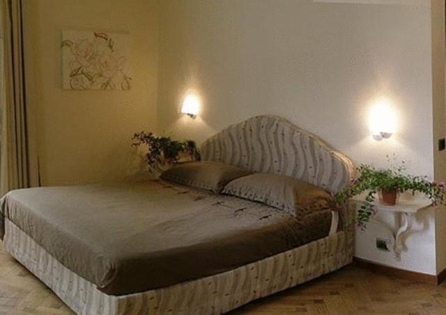 Hotel Langa In Cortemilia Экстерьер фото
